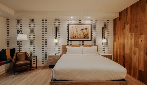 Room, 1 King Bed, Accessible (Mobility & Hearing, Roll-in Shower)