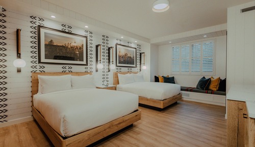 Room, 2 Queen Beds, Accessible (Mobility & Hearing, Roll-in Shower)