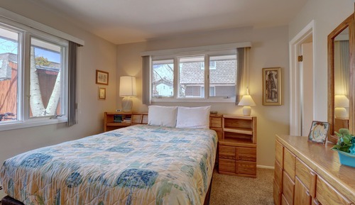 Condo, 2 Bedrooms