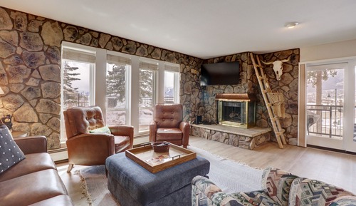 Condo, 2 Bedrooms