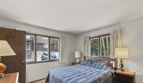 Condo, 2 Bedrooms