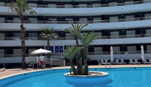 Family Apartment, Pool View
