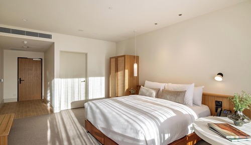 Waterhole View - Accessible King