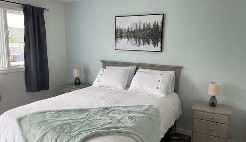 Room, 1 Queen Bed, Partial Ocean View