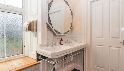 Double Room (Four Poster)