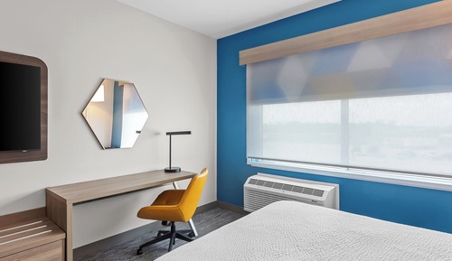 Suite, 1 Bedroom, Accessible (Mobility, Roll-In Shower)