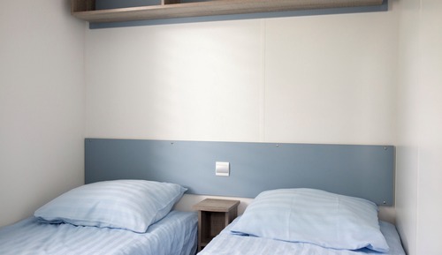 Mobile Home (Pecher)