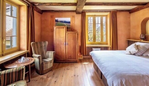 Comfort Room, Mountain View