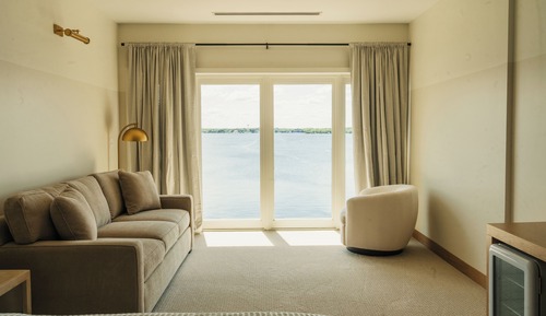 Lakeside Signature 2 Room Suite