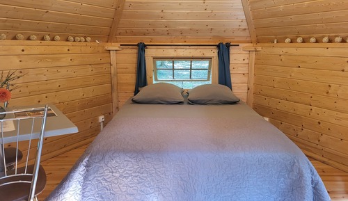 Deluxe Cabin, Hot Tub