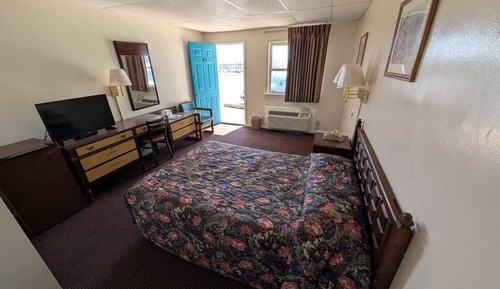 Basic Single Room, 1 Large Twin Bed