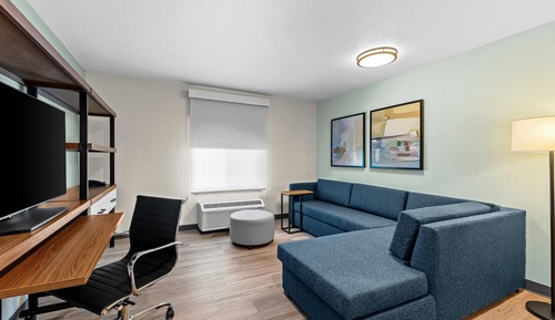 Suite, 1 King Bed, Accessible, Non Smoking