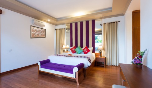 Deluxe Double Room, 1 King Bed, Pool View