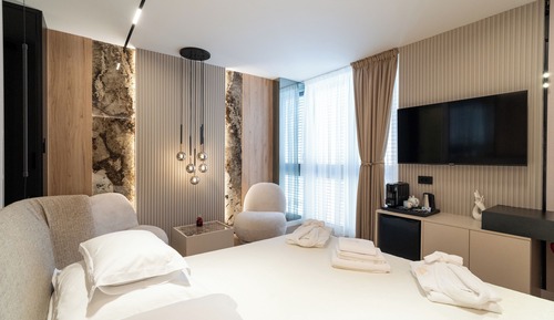 Deluxe Double Room, City View