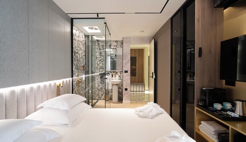 Deluxe Double Room, Partial Sea View