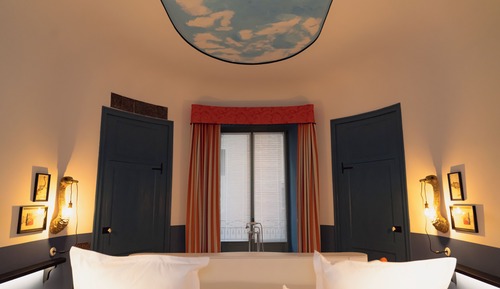 Deluxe Suite, City View