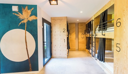 1 Bed in a shared room for 10 people