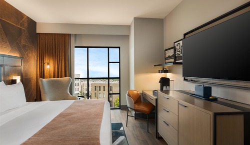 Standard Room, 1 King Bed, Accessible Bathtub