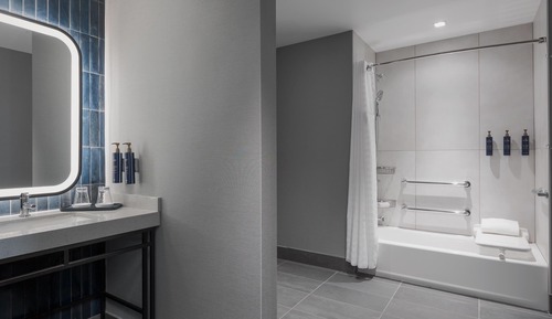 Suite, 2 Queen Beds, Accessible, Bathtub