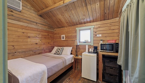 Comfort Cabin (43), 1 Queen Bed