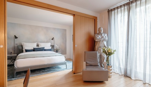 Suite, 1 King Bed, City View