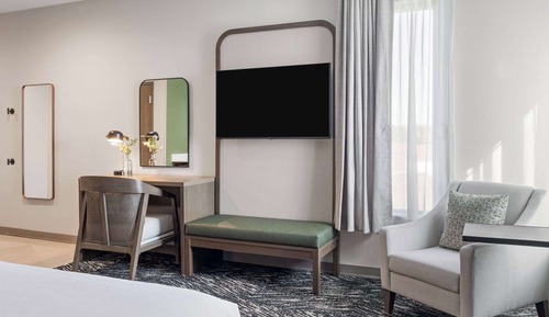 Room, 1 King Bed, Accessible (Mobility, Bathtub w/ Grab Bars)