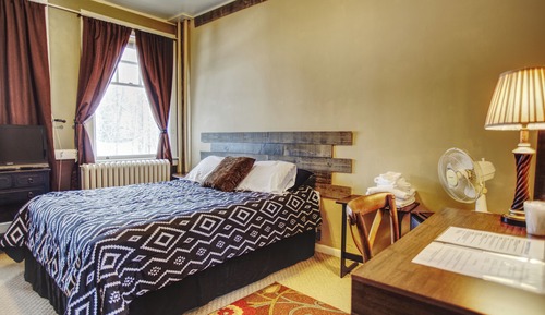 Classic Room, 1 Queen Bed, Non Smoking