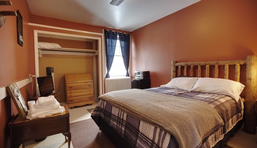 Economy Room, 1 Queen Bed, Non Smoking