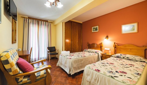 Standard Twin Room
