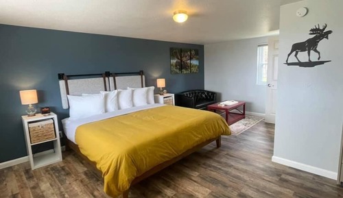 Comfort Single Room, 1 King Bed, Private Bathroom, Bay View