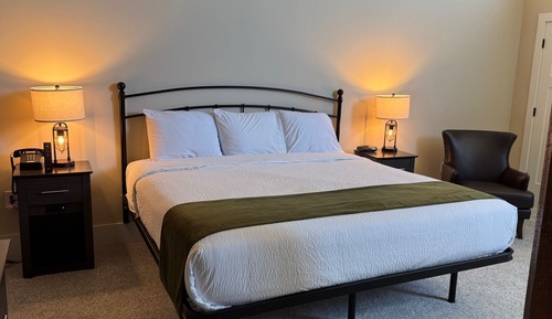 King - 5th Floor Suite