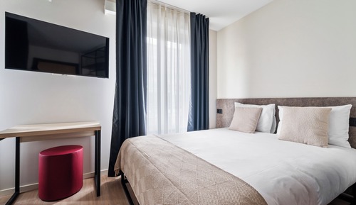 Studio, 1 Queen Bed, Courtyard View
