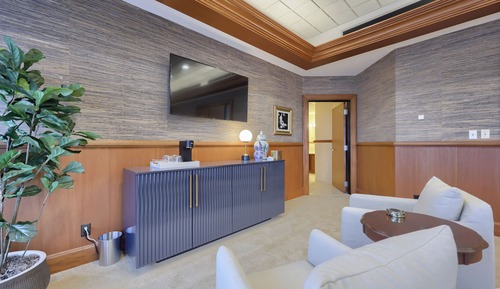 Luxury Studio Suite, 1 King Bed, Refrigerator, City View