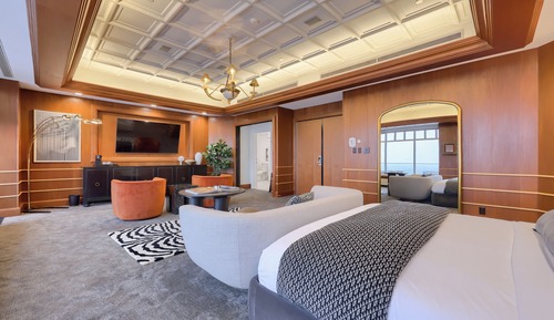 Luxury Studio Suite, 1 King Bed, Refrigerator, City View