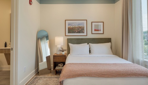 1 Bedroom Queen Suite