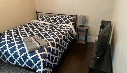 Double Room, Shared Bathroom (5.5)