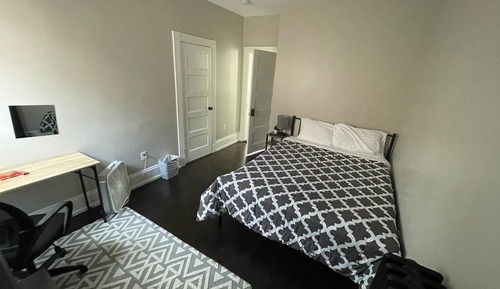 Triple Room, Shared Bathroom (3.8)