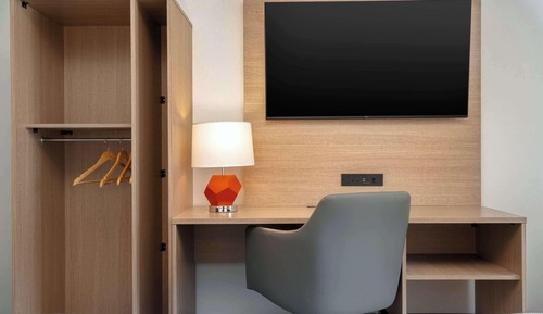 Suite, 1 King Bed with Sofa bed, Non Smoking