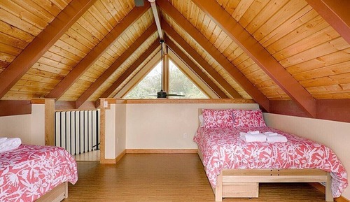 Family Cottage, Lanai, Waterfall View