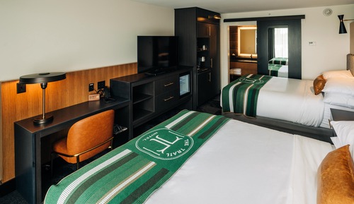 Superior Room, 2 Queen Beds, Patio (Queen Queen Patio)