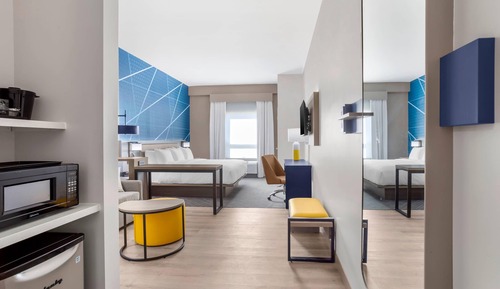 Suite, 1 King Bed with Sofa bed, Non Smoking