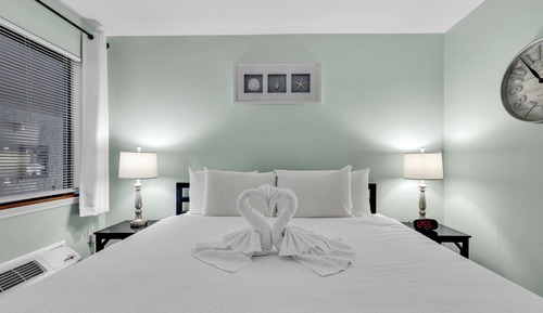 Standard Condo, 1 Bedroom, Pool Access, Beachside