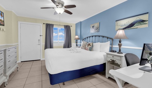 Premier Condo, 1 Bedroom, Balcony, Partial Ocean View