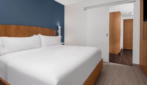 Suite, 1 King Bed with Sofa bed, Non Smoking, Kitchen (Hearing Accessible)