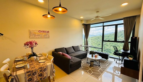 Comfort Suite, Hill View