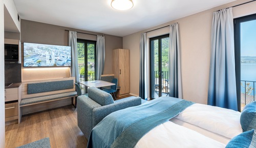 Superior Double or Twin Room, Kitchen, Lake View