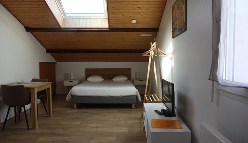 Comfort Studio Suite, 1 King Bed, Non Smoking, Kitchenette