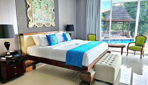 Executive Double Room, 1 King Bed, Pool View