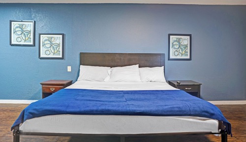 Room, 1 King Bed, Non Smoking, Kitchenette