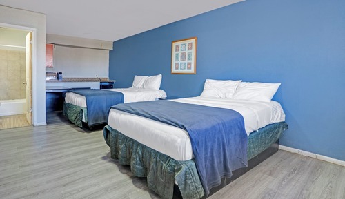Room, 2 Queen Beds, Smoking